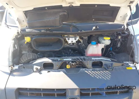 2015 Ram Promaster 1500 Low Roof z USA, uszkodzony, nr VIN 3C6TRVAG4FE509043